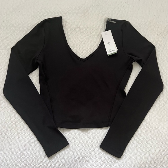 Gilly Hicks Active Recharge Long-Sleeve V-Neck Top - Picture 1 of 5